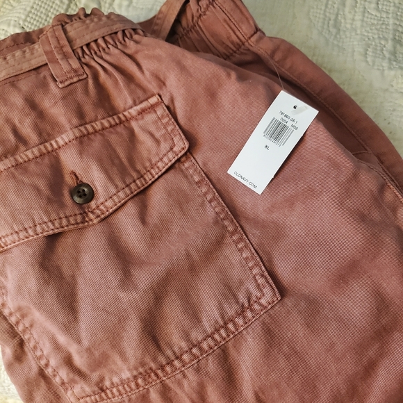 OLD NAVY Work Wear Shorts in Dusty Red sz XL NEW w/ TAGS - Picture 2 of 6